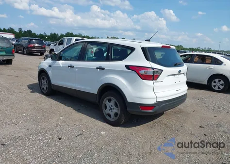 2017 Ford Escape S z USA, uszkodzony, nr VIN 1FMCU0F77HUE98557